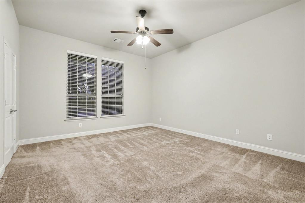 15943 River Glen Drive Property Photo 20