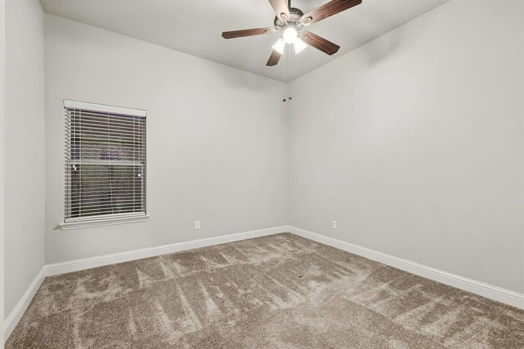 15943 River Glen Drive Property Photo 22