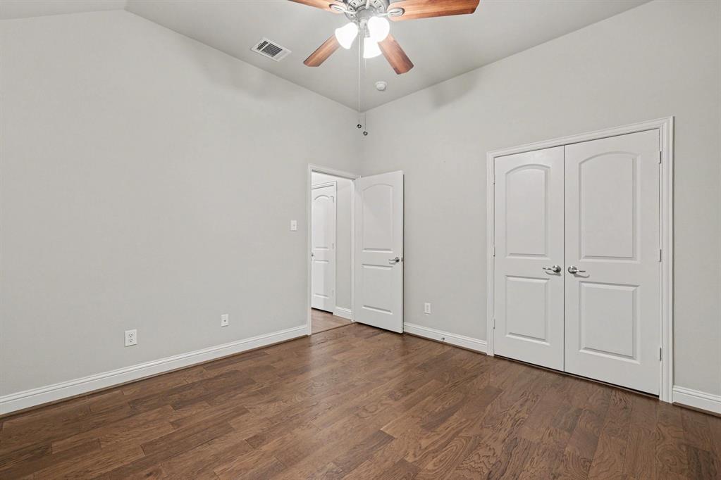 15943 River Glen Drive Property Photo 23