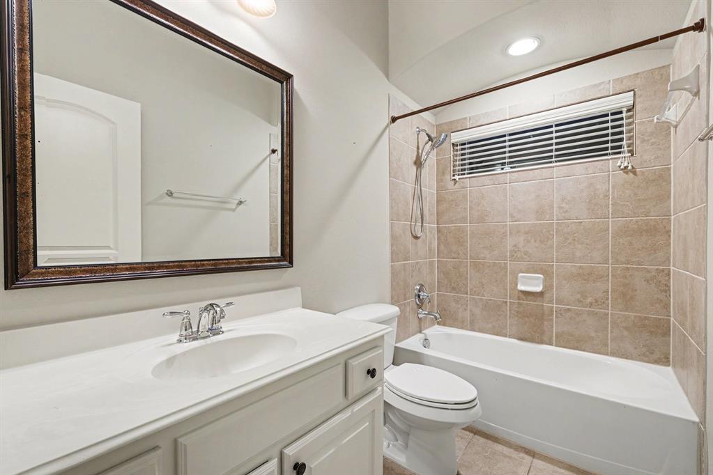 15943 River Glen Drive Property Photo 25