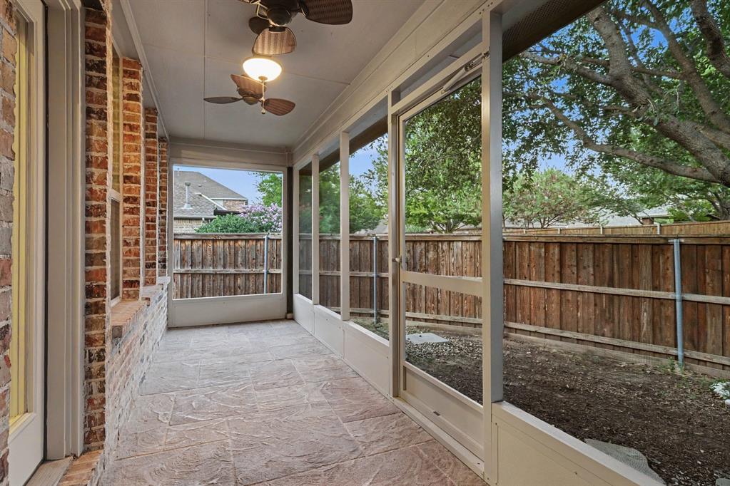 15943 River Glen Drive Property Photo 28