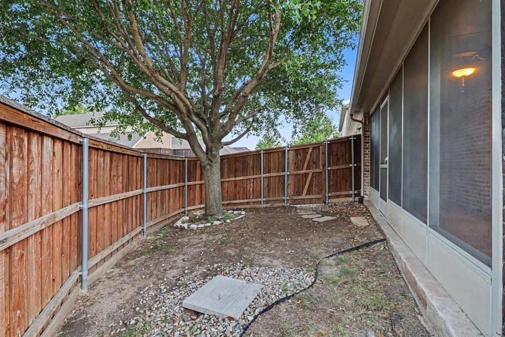 15943 River Glen Drive Property Photo 29