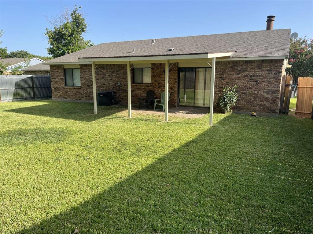 6932 Misty Glen Court Property Photo 4