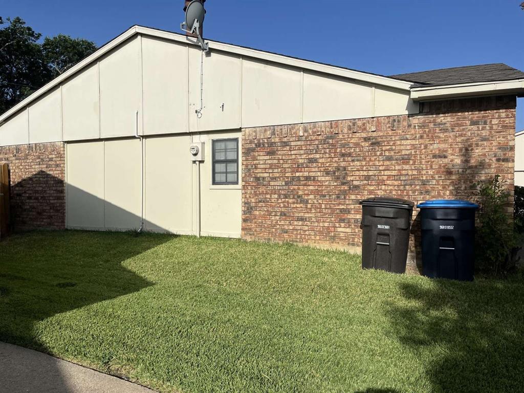 6932 Misty Glen Court Property Photo 6