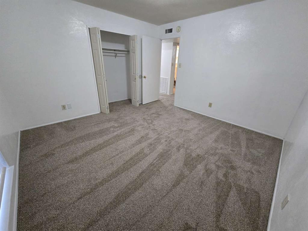 6932 Misty Glen Court Property Photo 9