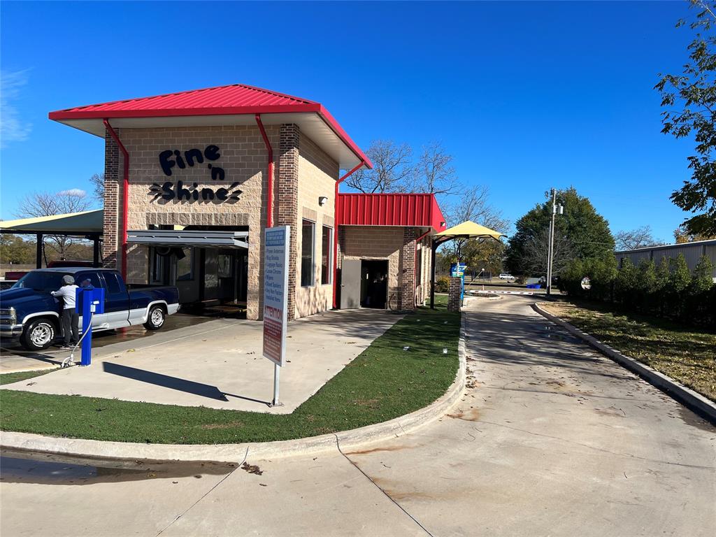 1302 N State Highway 121