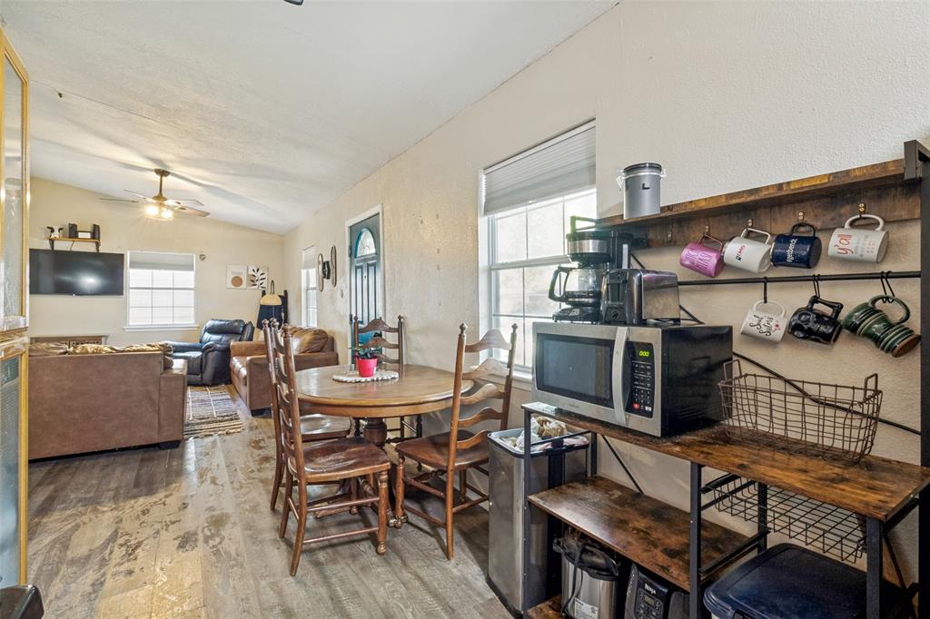 917 Grande Drive Property Photo 8
