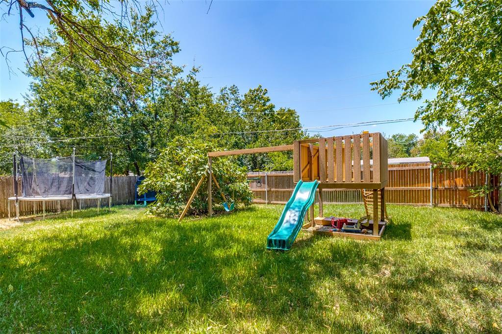 917 Grande Drive Property Photo 17