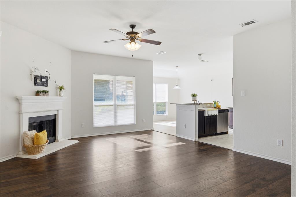 1003 Lakeshore Boulevard Property Photo 1
