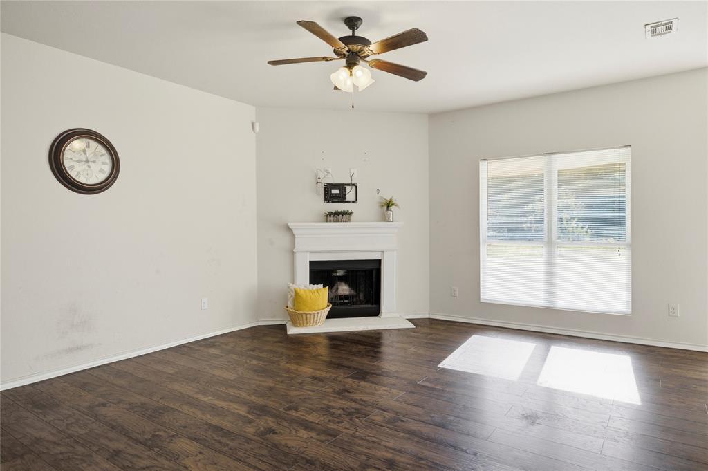 1003 Lakeshore Boulevard Property Photo 2