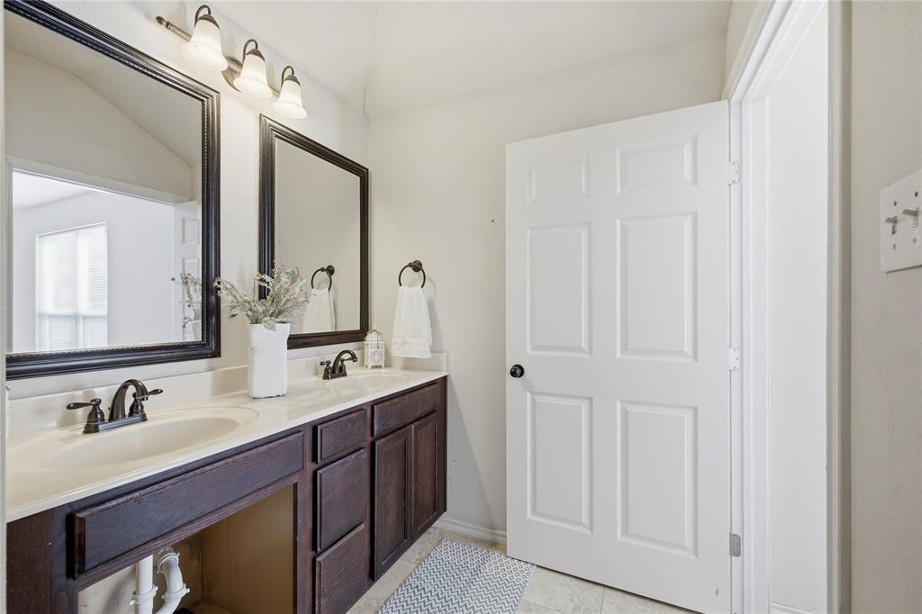 1003 Lakeshore Boulevard Property Photo 16