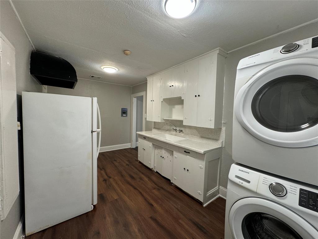 660 Ockley Drive 7 Property Photo 5