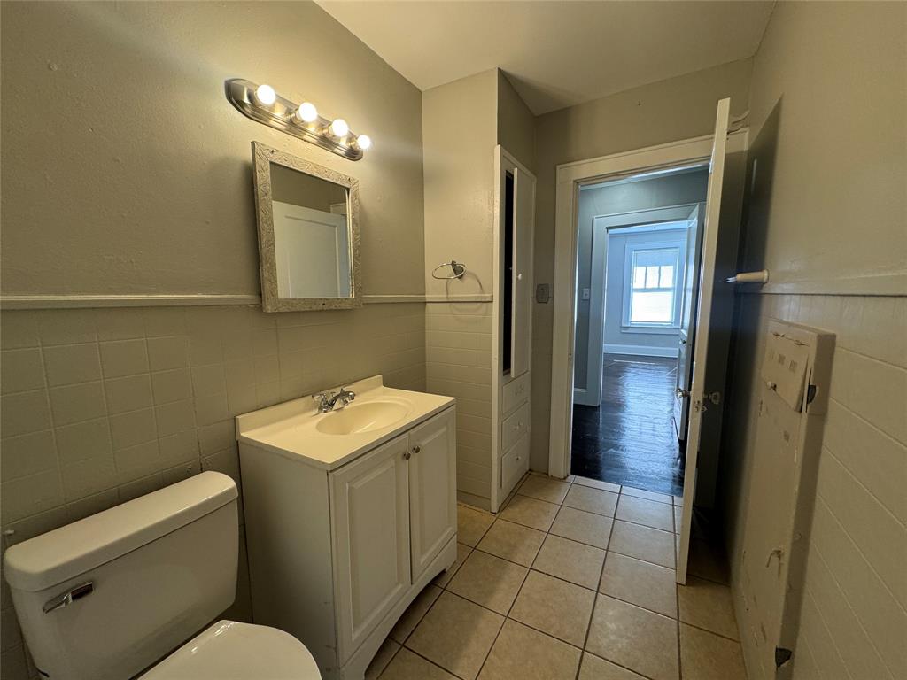 660 Ockley Drive 7 Property Photo 9