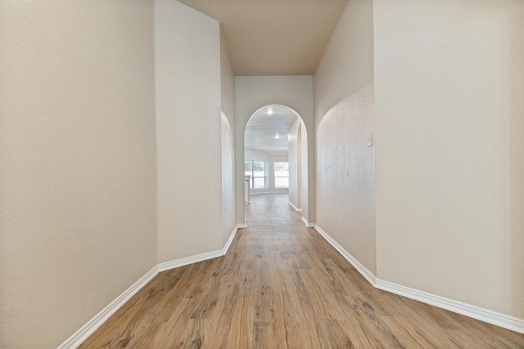 1504 Oakcrest Drive Property Photo 4