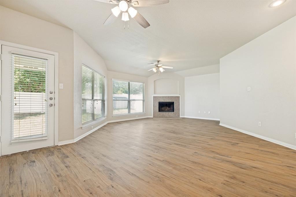 1504 Oakcrest Drive Property Photo 8
