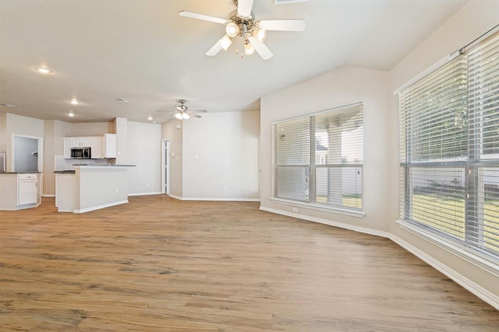 1504 Oakcrest Drive Property Photo 10