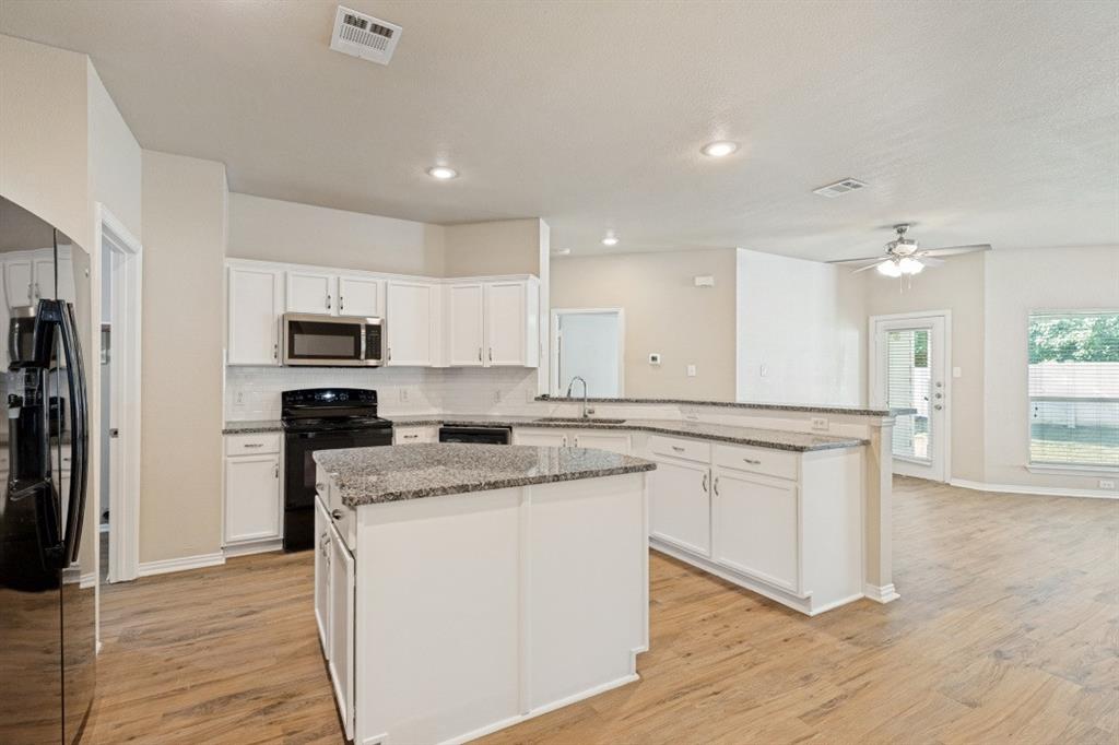 1504 Oakcrest Drive Property Photo 13