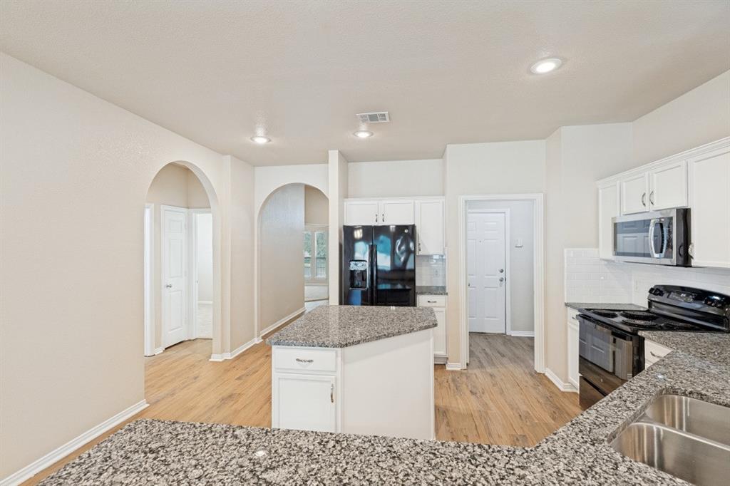 1504 Oakcrest Drive Property Photo 16