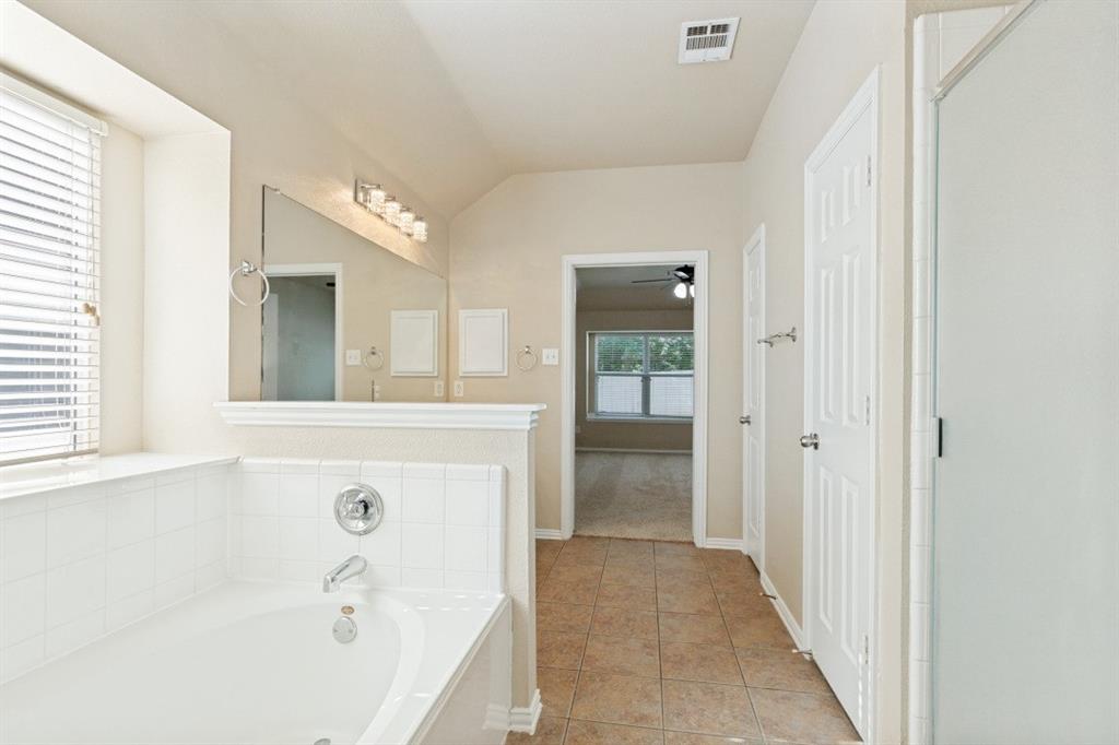 1504 Oakcrest Drive Property Photo 24