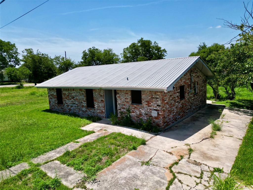 209 Prairie Avenue Property Photo 1