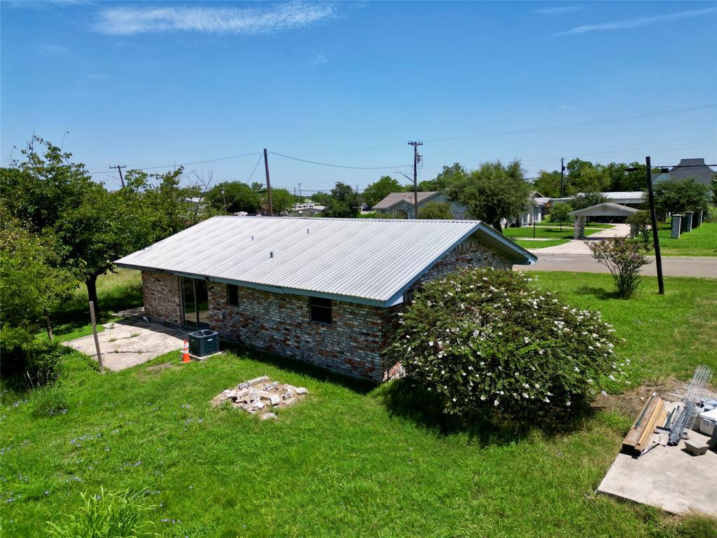 209 Prairie Avenue Property Photo 2