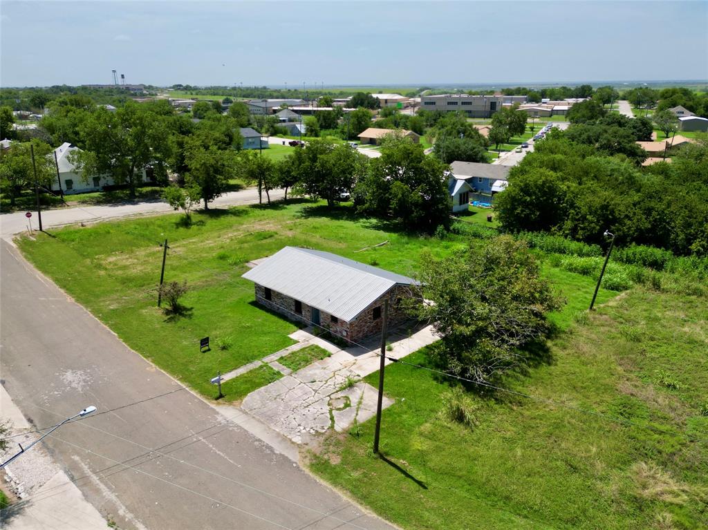 209 Prairie Avenue Property Photo 3