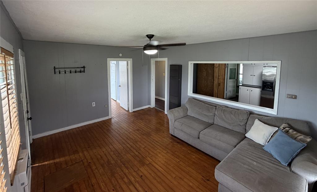 267 N Katy Road Property Photo 3