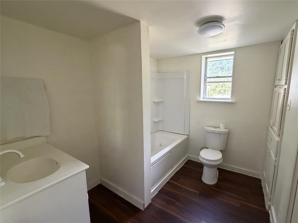 267 N Katy Road Property Photo 14