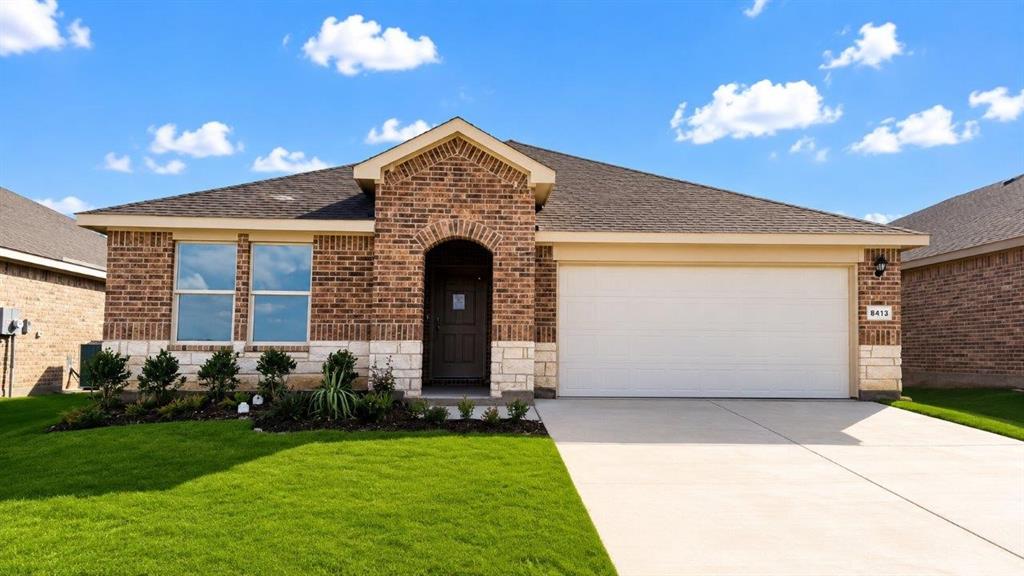 8413 BLUEBONNET BEND Road Property Photo 1