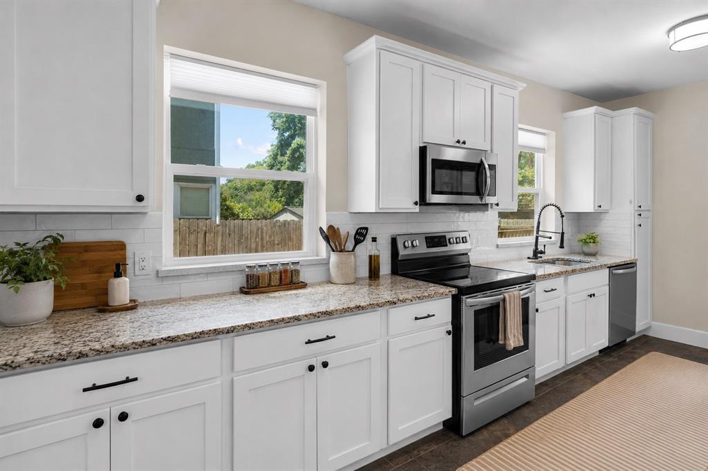 406 S Montreal Avenue Property Photo 3