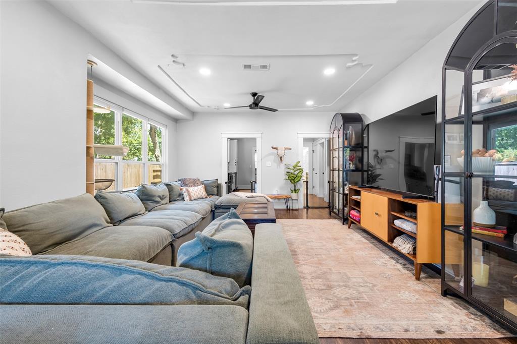 406 S Montreal Avenue Property Photo 11