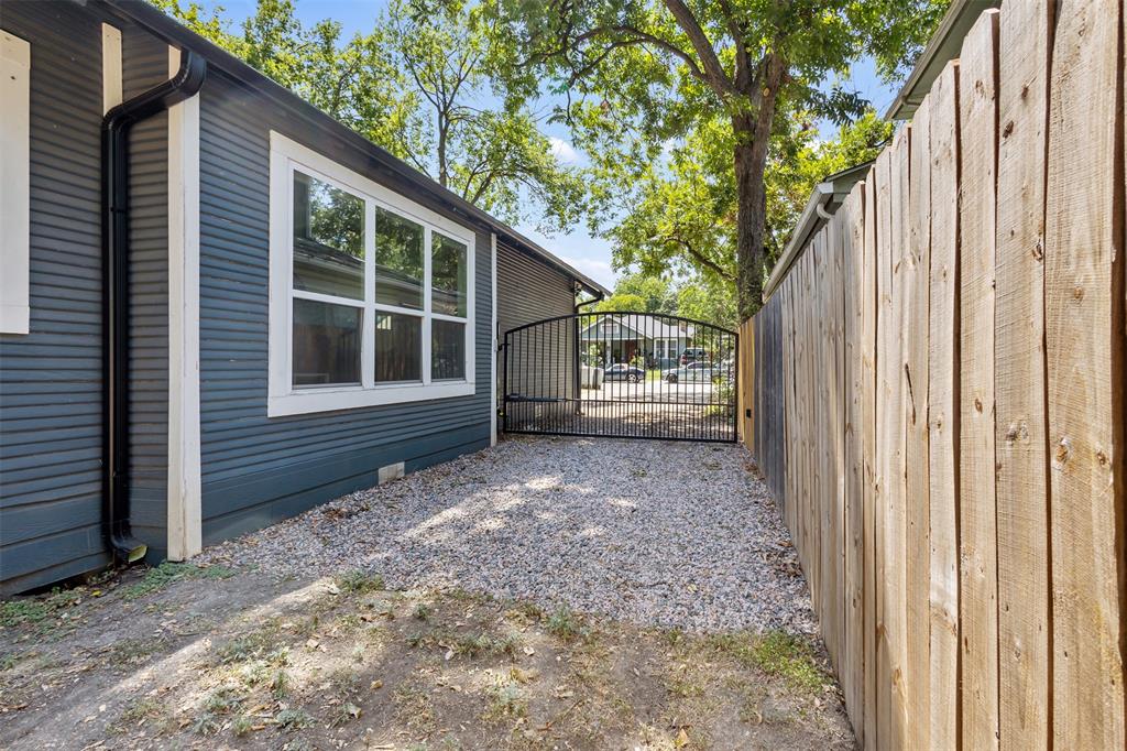 406 S Montreal Avenue Property Photo 25
