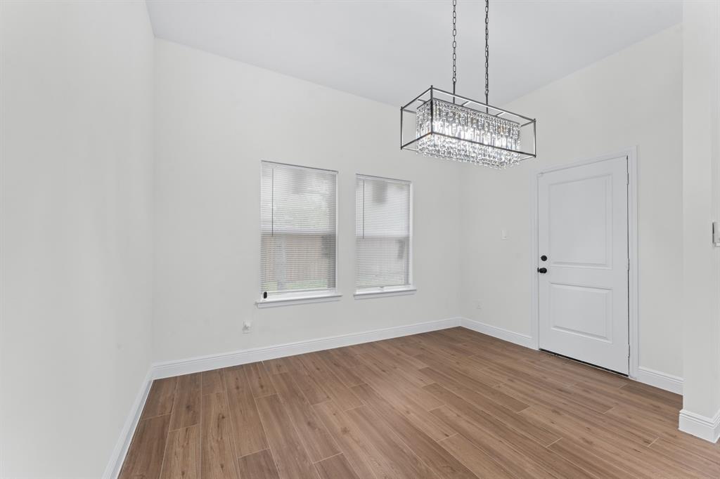 4507 Metropolitan Avenue Property Photo 7