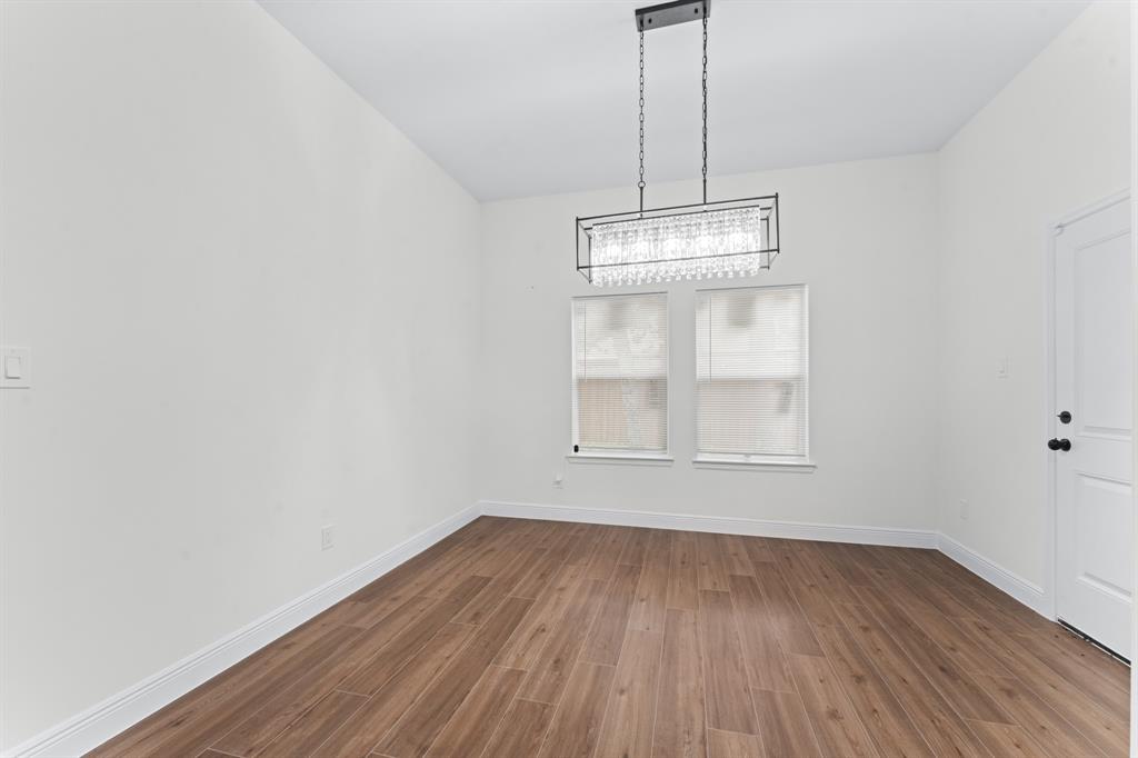 4507 Metropolitan Avenue Property Photo 8