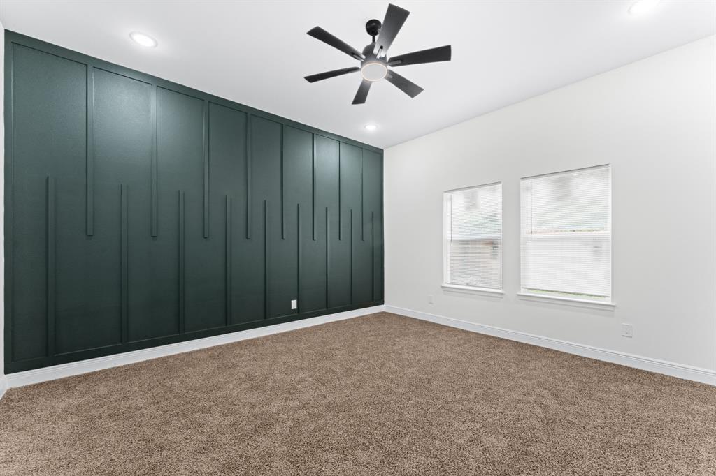 4507 Metropolitan Avenue Property Photo 15