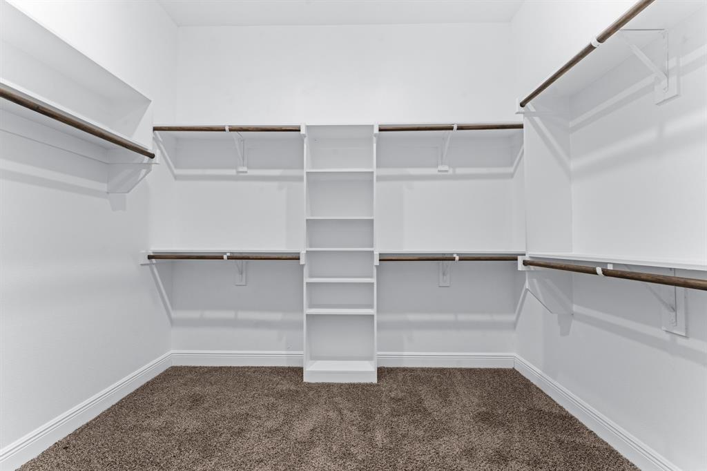 4507 Metropolitan Avenue Property Photo 18
