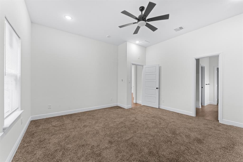 4507 Metropolitan Avenue Property Photo 19