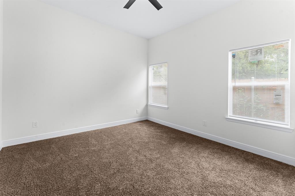 4507 Metropolitan Avenue Property Photo 23
