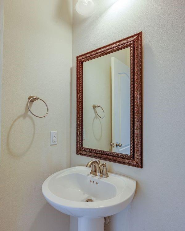 4001 Eaton Park Drive Property Photo 10
