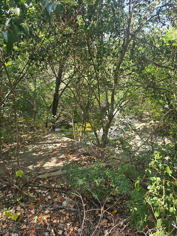 200 N Manus Drive Property Photo 3