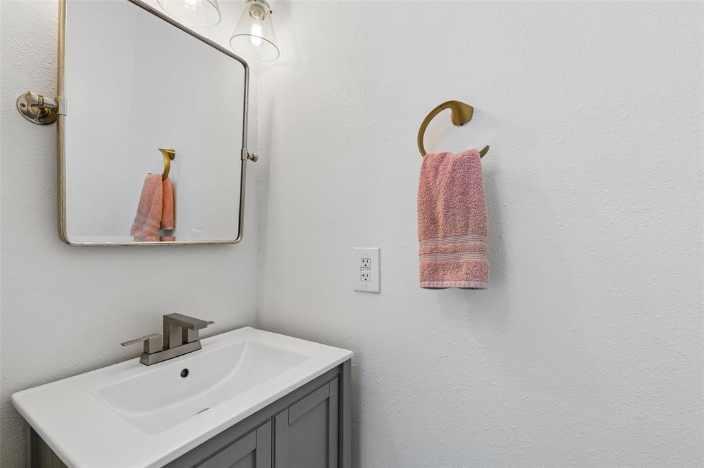 10633 Cayuga Drive Property Photo 22