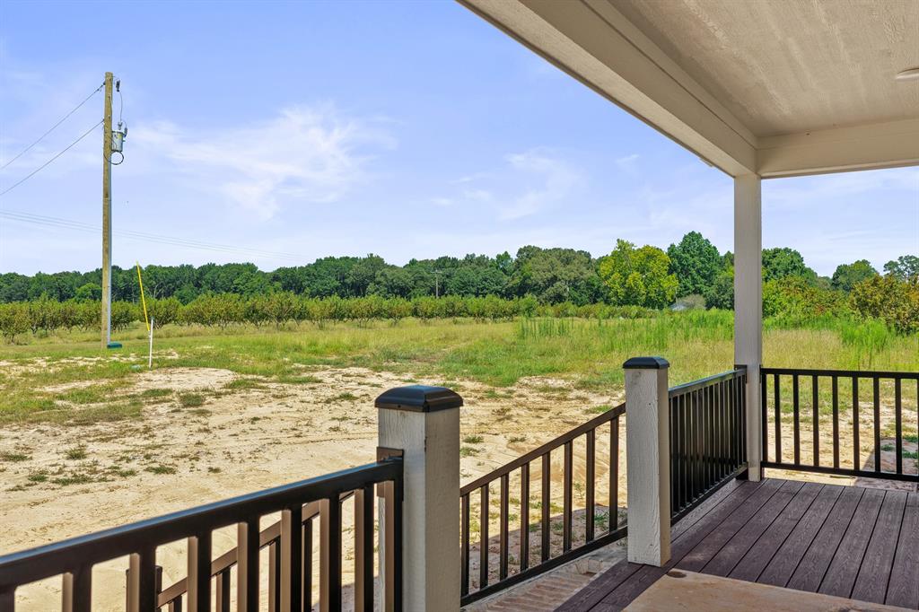 562 County Road 4230 Property Photo 4
