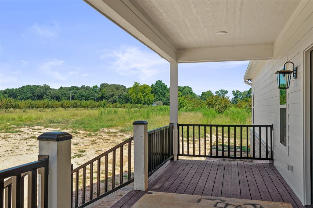 562 County Road 4230 Property Photo 5