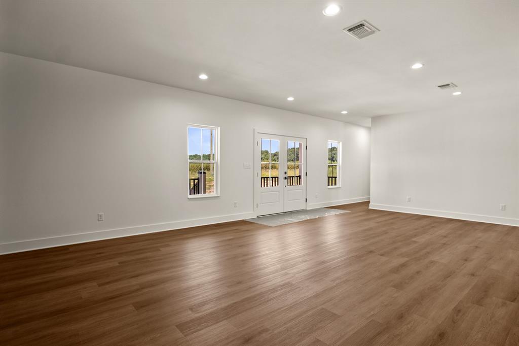 562 County Road 4230 Property Photo 9