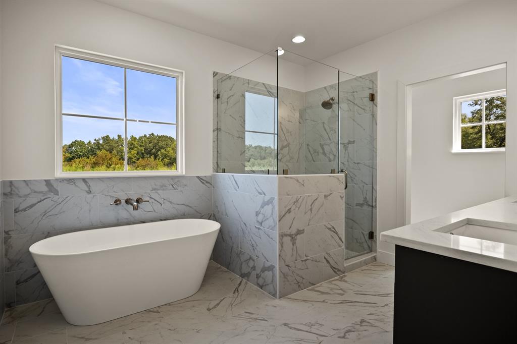562 County Road 4230 Property Photo 21