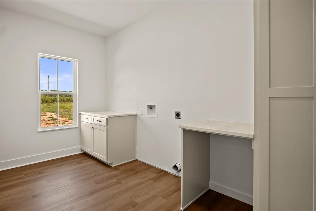 562 County Road 4230 Property Photo 27