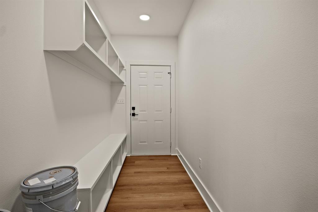 562 County Road 4230 Property Photo 29