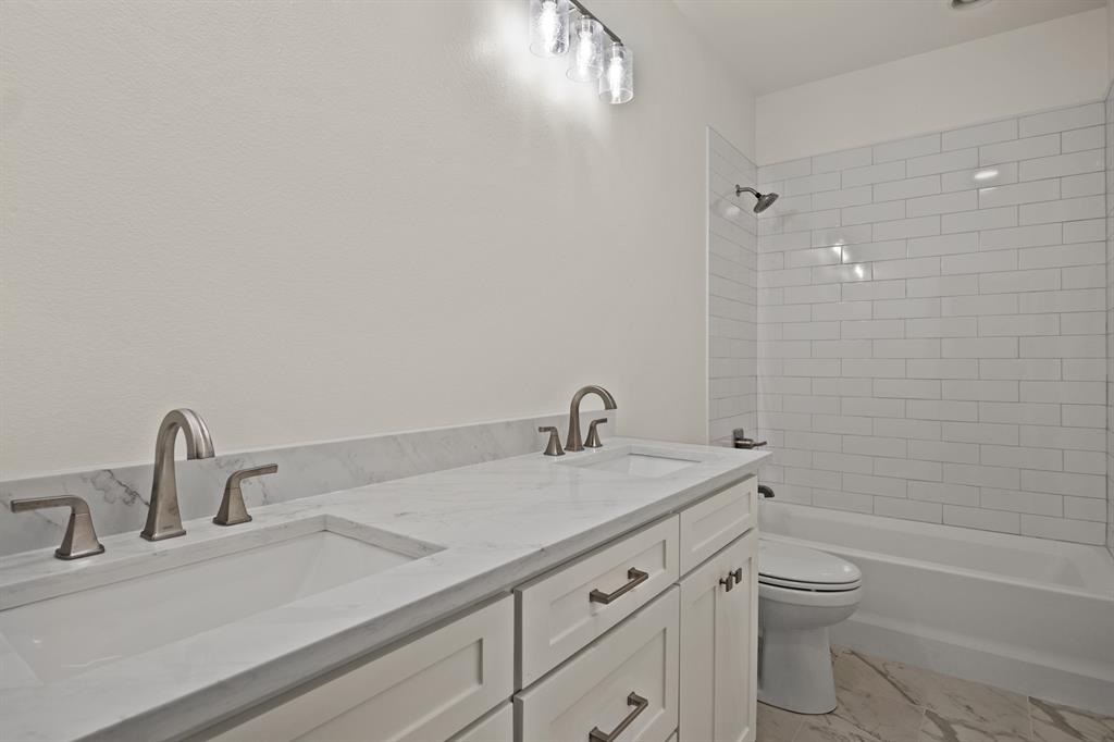 562 County Road 4230 Property Photo 32