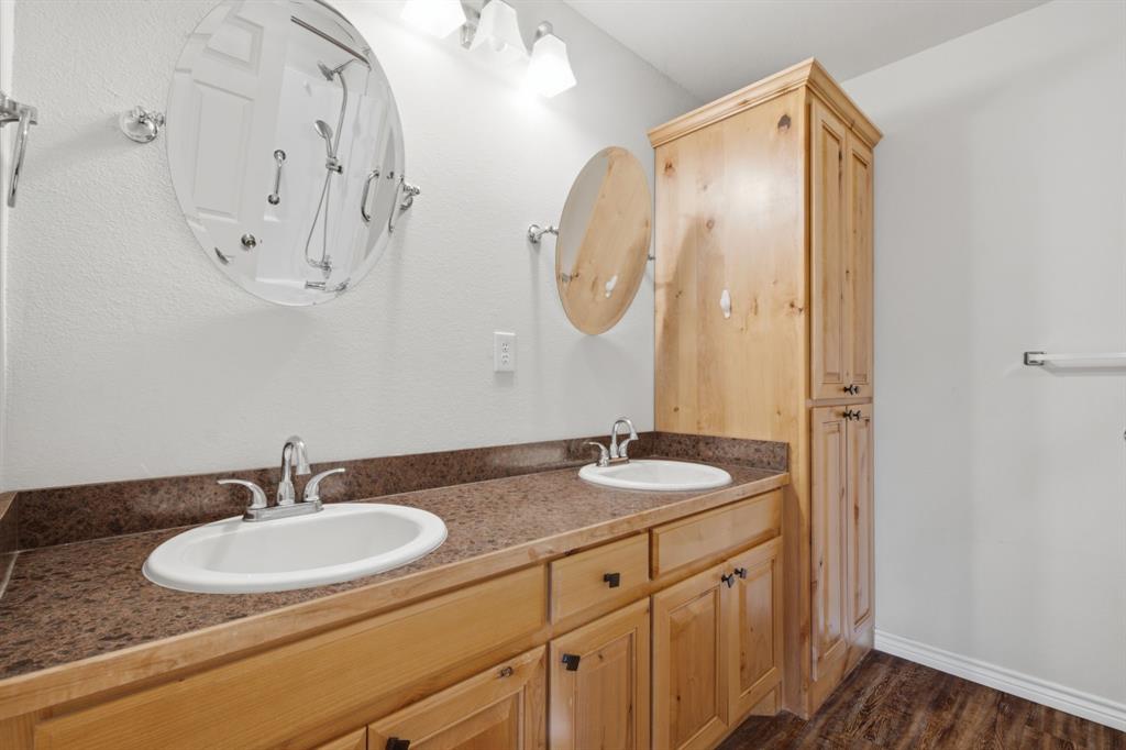 114 Wade Street Property Photo 8