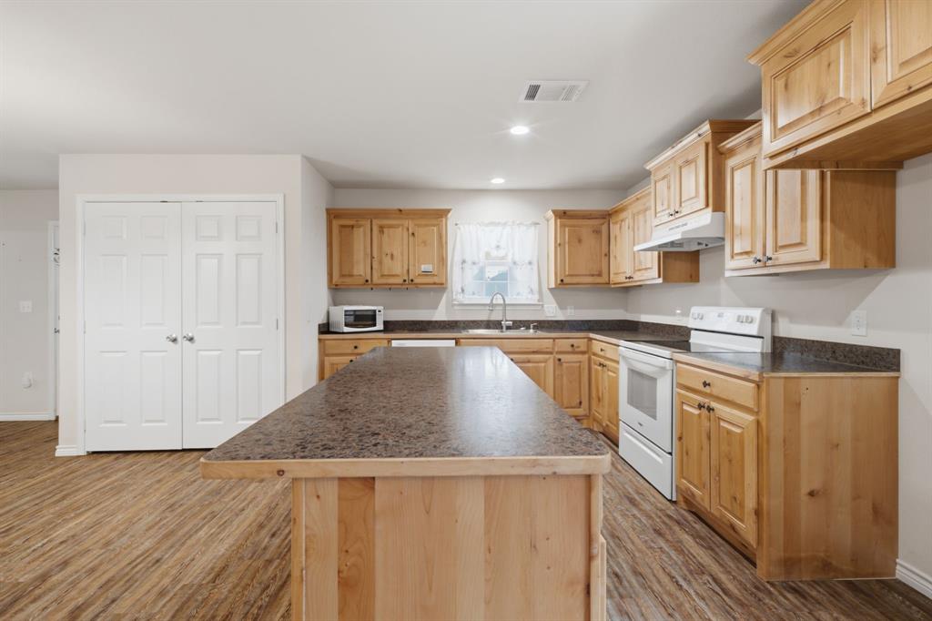 114 Wade Street Property Photo 28